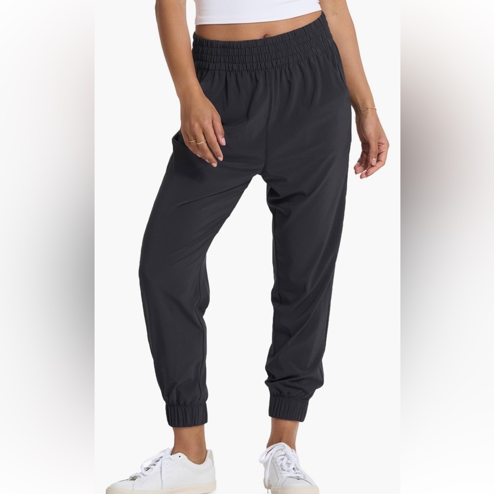 Vuori Black Villa Joggers Size M